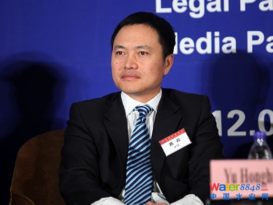 “2011中國國際商會年會”于2011年12月1日在北京召開。上圖為中國節能環保集團副總經理余紅輝。(圖片來源:新浪財經 梁斌 攝)