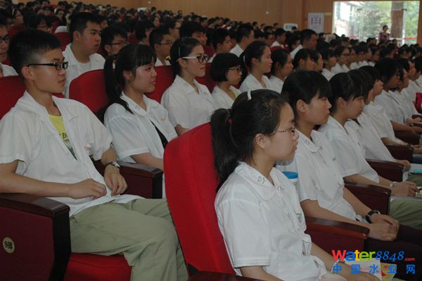 清華大學環(huán)境學院副院長左劍惡教授回母校講學