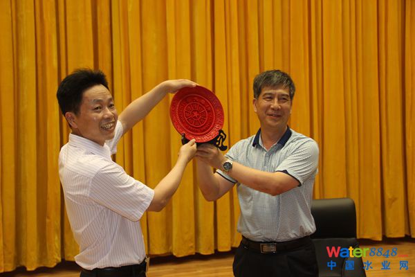 清華大學環(huán)境學院副院長左劍惡教授回母校講學