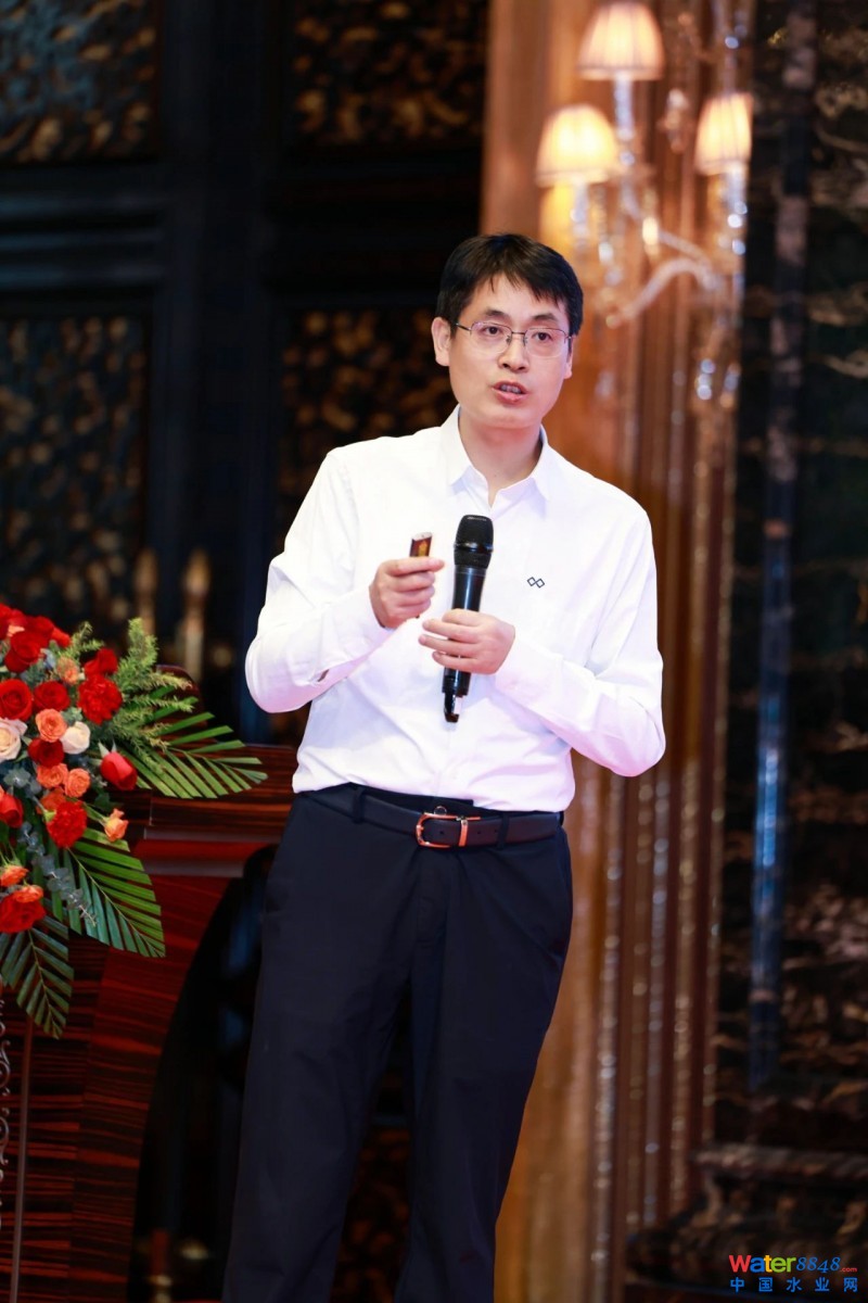 宋神友總工程師分享專題報告《跨海交通集群工程高質量建設探索與實踐》